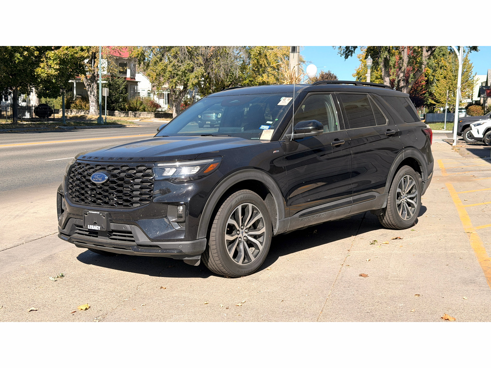 Used 2026 Ford Explorer ST-Line AWD/4WD image 1