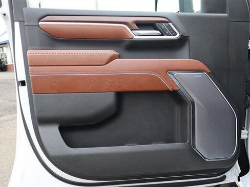 Used 2024 GMC Sierra 3500 Denali Ultimate image 14