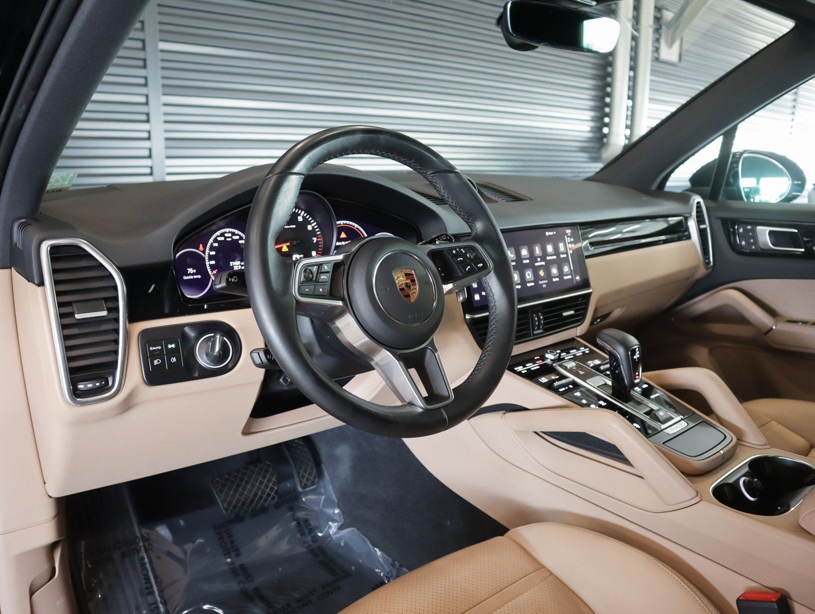 Certified 2022 Porsche Cayenne AWD/4WD image 4