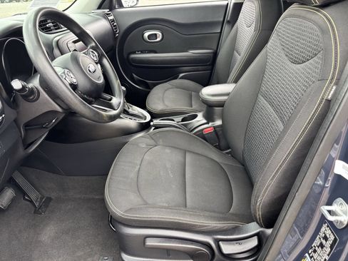 Used 2015 Kia Soul + FWD image 20