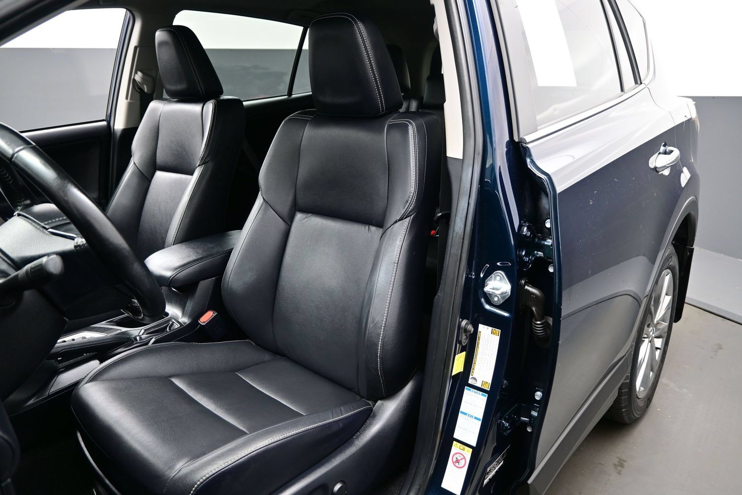 Used 2017 Toyota RAV4 Limited w/ Carpet Mat Package AWD/4WD image 15