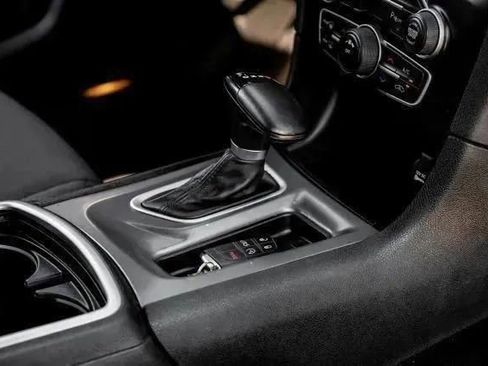 Used 2022 Dodge Charger SXT image 33