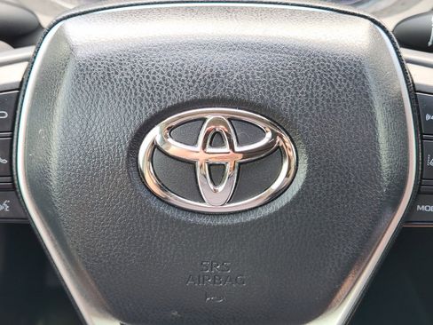Used 2021 Toyota Venza LE AWD/4WD image 36