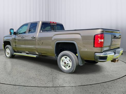 Used 2015 GMC Sierra 2500 SLE w/ SLE Preferred Package AWD/4WD image 4