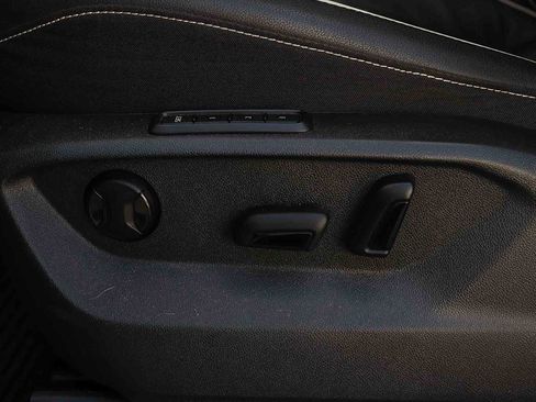 Used 2024 Volkswagen Tiguan SEL R-Line image 21