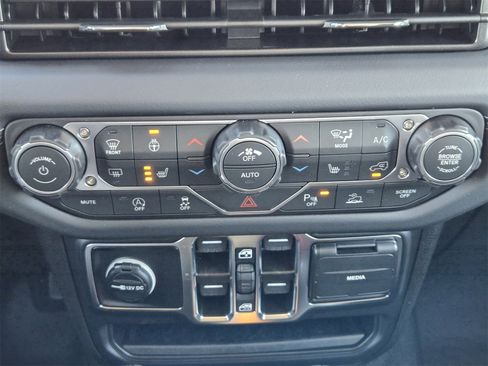 New 2026 Jeep Gladiator Sport image 18