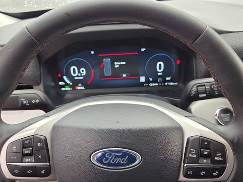 Used 2025 Ford Explorer Active image 22