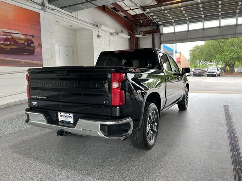 Used 2023 Chevrolet Silverado 1500 LT AWD/4WD image 9