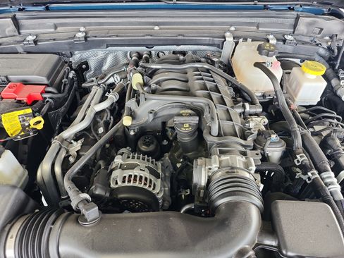 Used 2025 Jeep Gladiator Sport AWD/4WD image 20