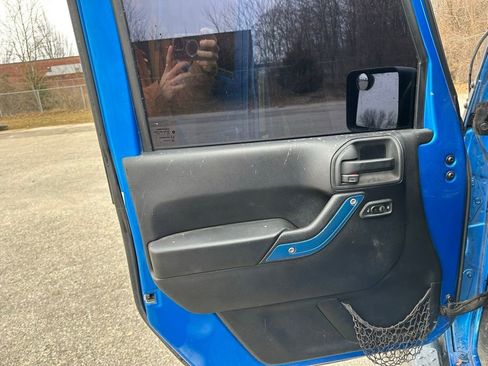 Used 2015 Jeep Wrangler Unlimited Sport w/ Power Convenience Group image 14