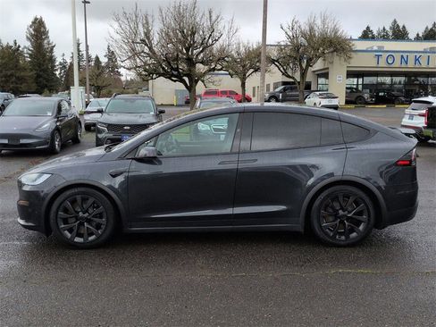 Used 2024 Tesla Model X image 2