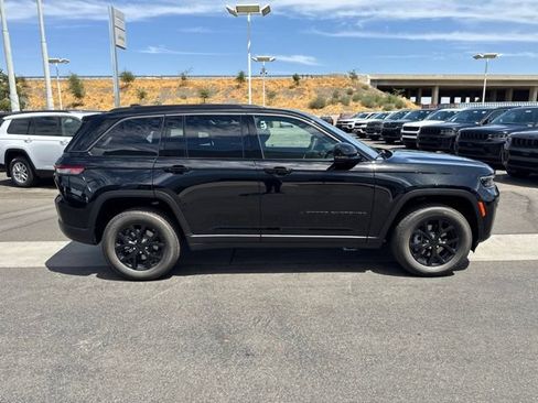 New 2026 Jeep Grand Cherokee Altitude AWD/4WD image 6