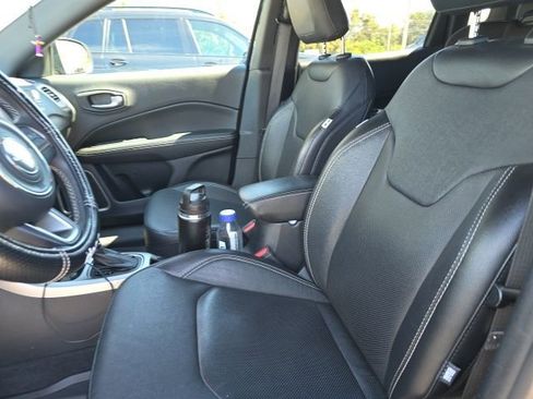 Used 2021 Jeep Compass Latitude image 11