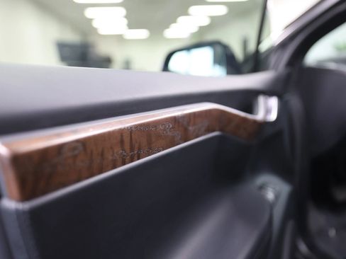 Used 2020 Tesla Model X Long Range image 21