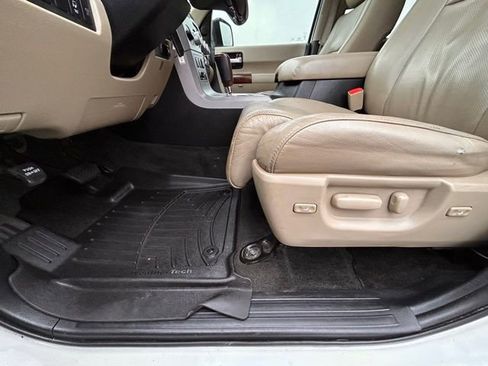 Used 2013 Toyota Sequoia Platinum image 33