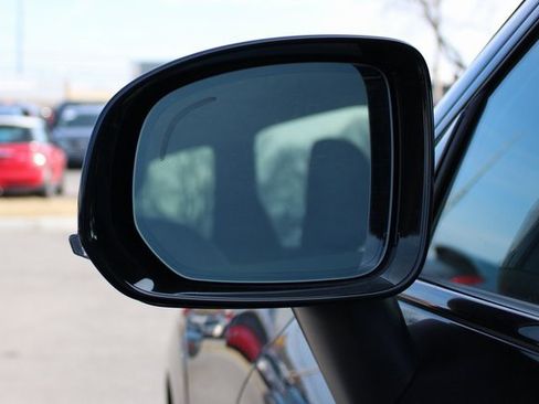 Used 2025 Volvo XC60 B5 Plus image 8