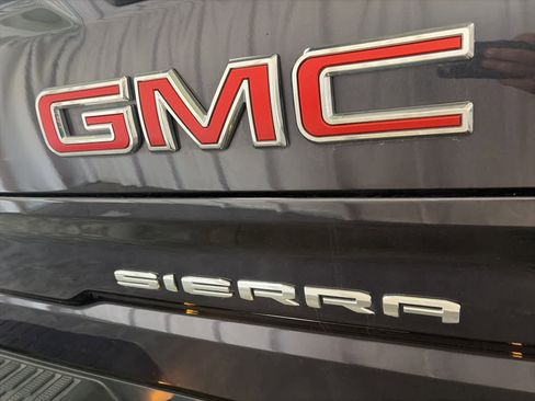 Used 2025 GMC Sierra 1500 SLT image 13