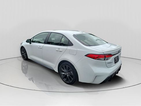 Used 2024 Toyota Corolla SE w/ SE Package FWD image 5