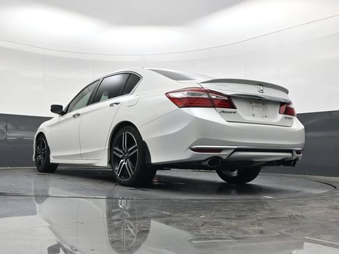 Used 2017 Honda Accord Sport image 36
