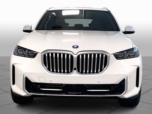 New 2026 BMW X5 xDrive50e image 3