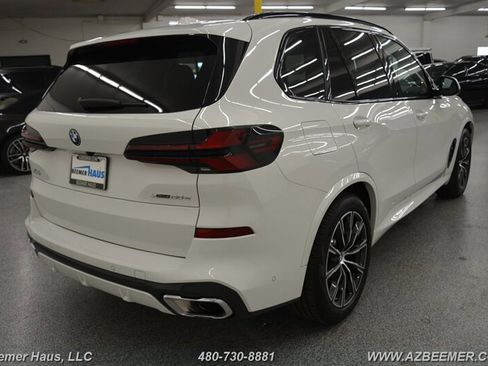 Used 2024 BMW X5 xDrive50e w/ M Sport Package image 9