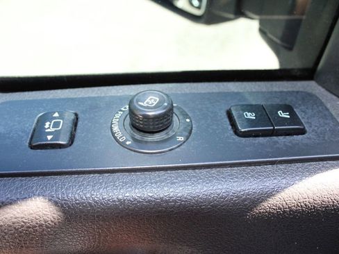 Used 2015 Ford F250 Platinum w/ FX4 Off-Road Package AWD/4WD image 31