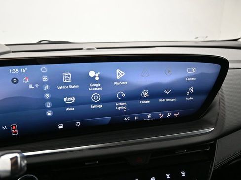 Used 2025 Buick Envision Preferred AWD/4WD image 13