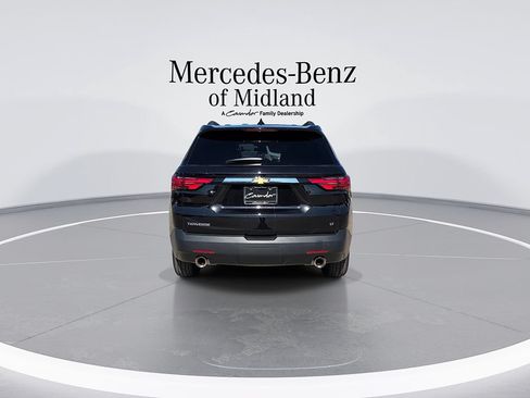 Used 2022 Chevrolet Traverse LT FWD image 7