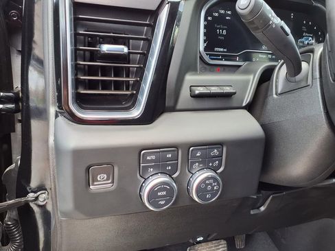 Used 2024 GMC Sierra 3500 Denali w/ Denali Reserve Package AWD/4WD image 27