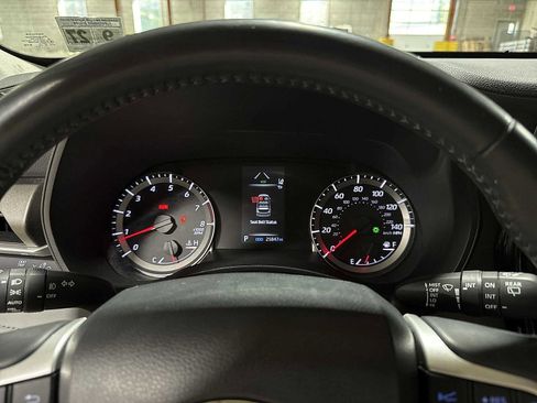 Used 2022 Toyota Highlander LE image 33