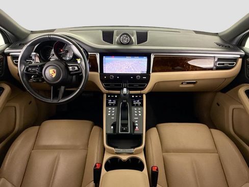 Used 2024 Porsche Macan AWD/4WD image 9