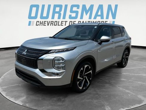 Used 2024 Mitsubishi Outlander SE FWD image 2