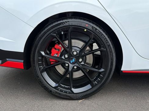 New 2026 Hyundai Elantra N w/ Cargo Package FWD image 18