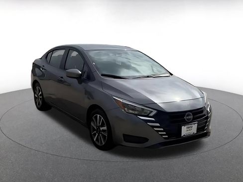 Used 2025 Nissan Versa SV FWD image 3