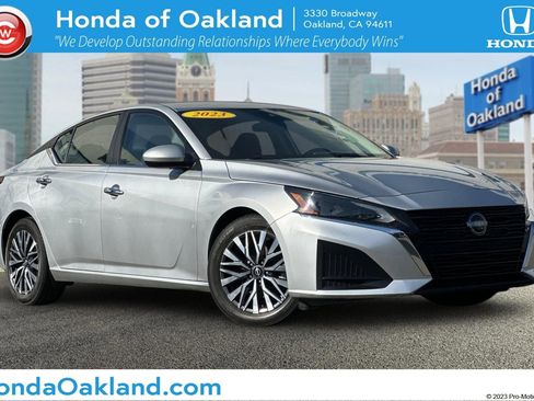 Used 2023 Nissan Altima 2.5 SV image 1