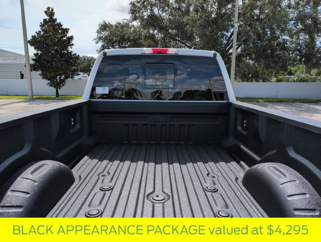 New 2026 Ford F350 Lariat w/ Black Appearance Package AWD/4WD image 25