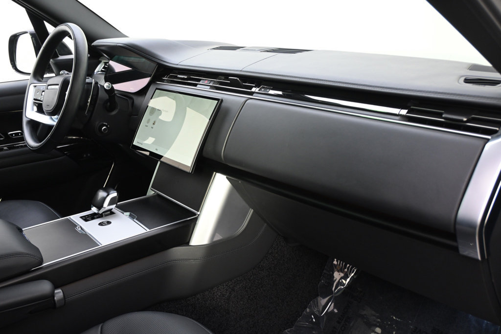 Used 2024 Land Rover Range Rover SV AWD/4WD image 15