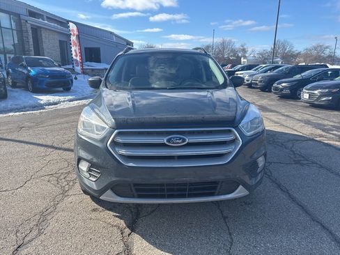 Used 2019 Ford Escape SEL image 9