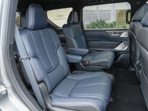 Certified 2026 INFINITI QX80 4WD w/ Sport Exterior Package image 36