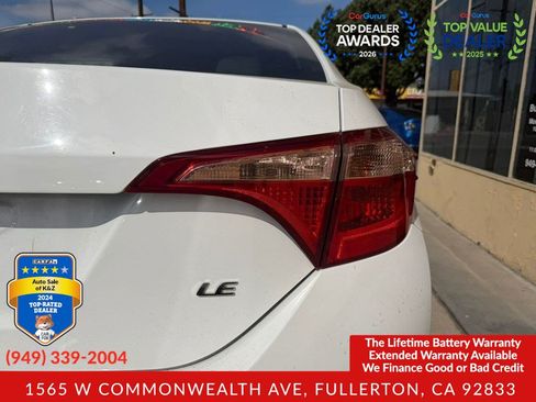 Used 2017 Toyota Corolla LE w/ Carpet Mat Package (TMS) FWD image 17