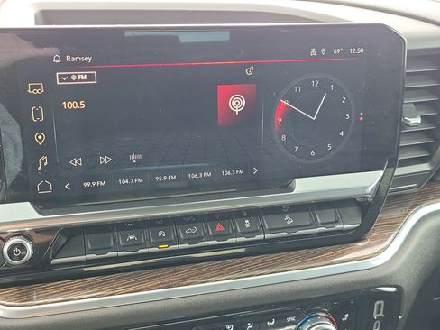 Used 2022 GMC Sierra 1500 Elevation image 25