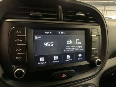 Used 2020 Kia Soul LX image 18