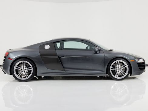Used 2011 Audi R8 V10 AWD/4WD image 2