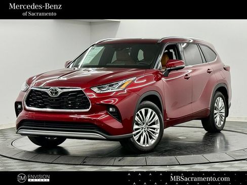 Used 2026 Toyota Highlander Platinum AWD/4WD image 1