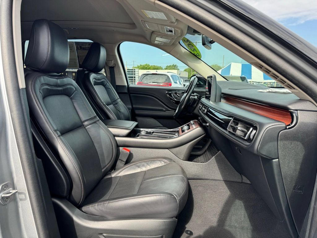 Used 2023 Lincoln Aviator Reserve AWD/4WD image 11