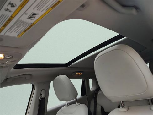 Certified 2018 Jeep Compass Latitude w/ Popular Equipment Group image 28