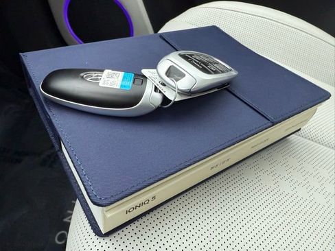 Used 2024 Hyundai Ioniq 5 Limited image 39