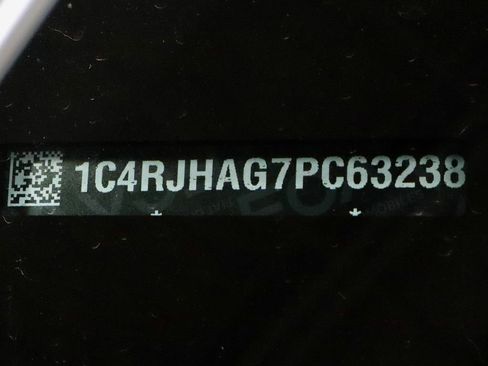 Used 2023 Jeep Grand Cherokee Altitude image 32