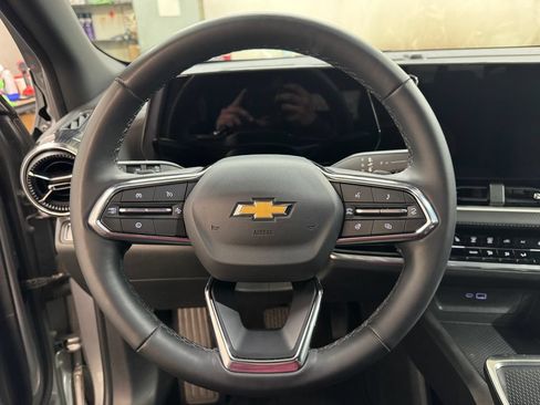Used 2025 Chevrolet Equinox LT AWD/4WD image 22