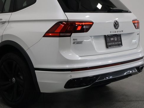 Used 2024 Volkswagen Tiguan SE R-Line image 10